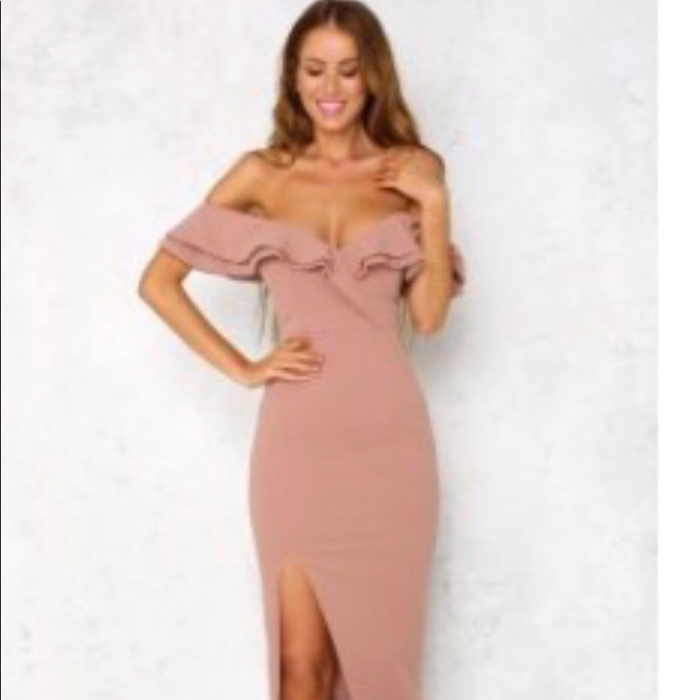 Hello Molly Blush off shoulder Dress size Small